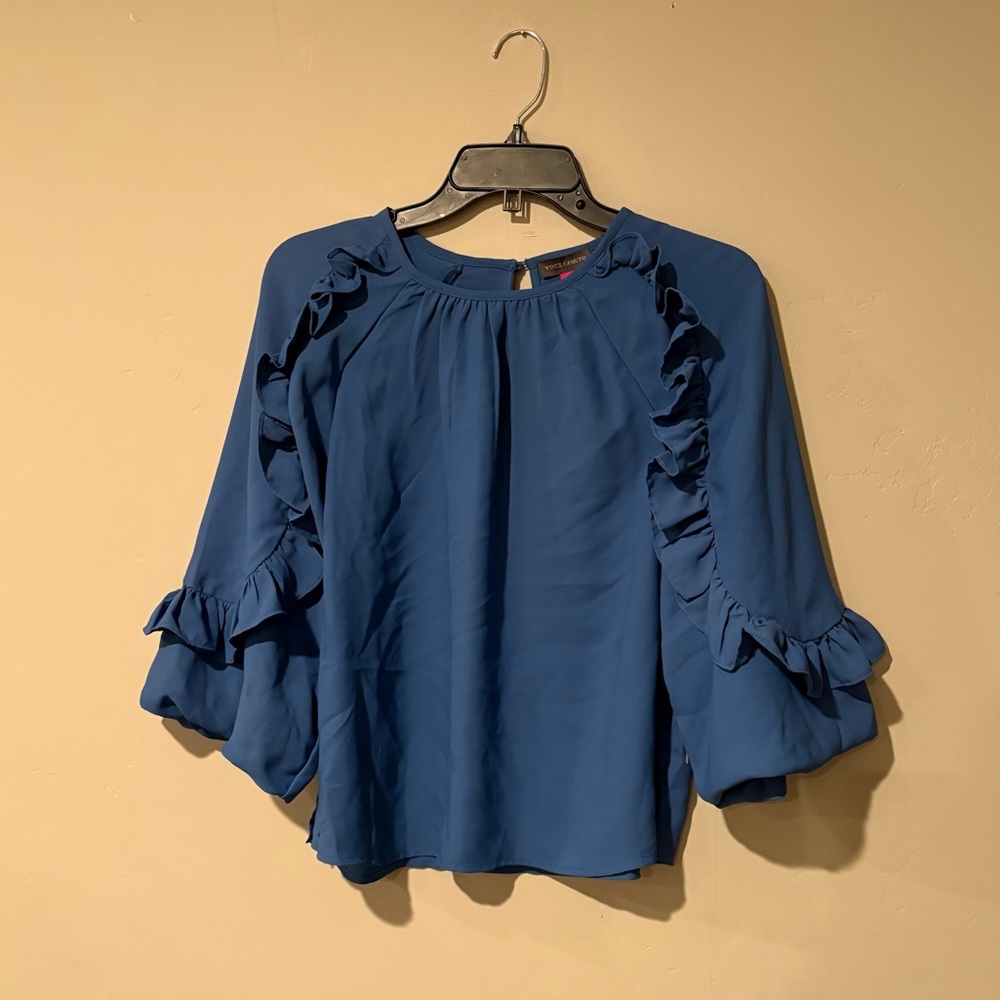 NWT Vince Camuto Ruffle Blouse | Size: XS - Picture 1 of 5